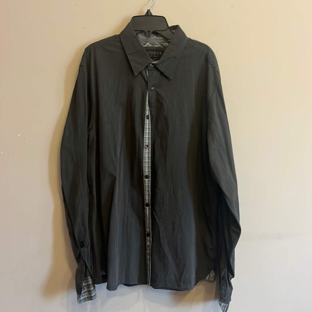 Guess long sleeve button down! Non smoker very clean !